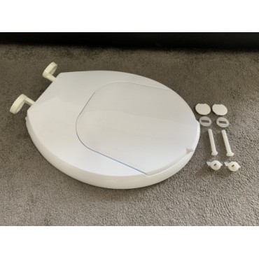 Чехол на сиденье в шкафу