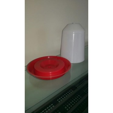 Бутылка для воды емкостью 2,5 л для птицы